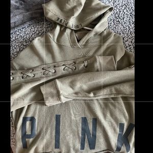 Victoria’s Secret top